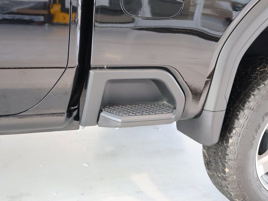 New 2025 GMC Sierra 2500 SLT w/ SLT Convenience Package image 10