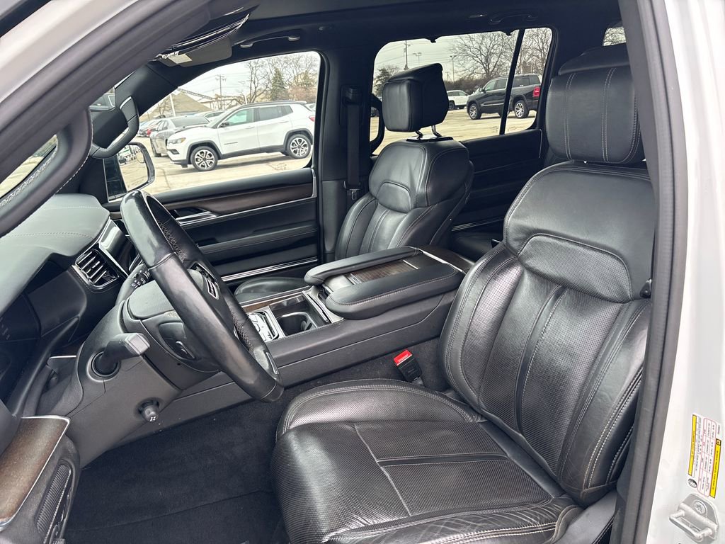 Used 2023 Jeep Grand Wagoneer L 4WD image 9