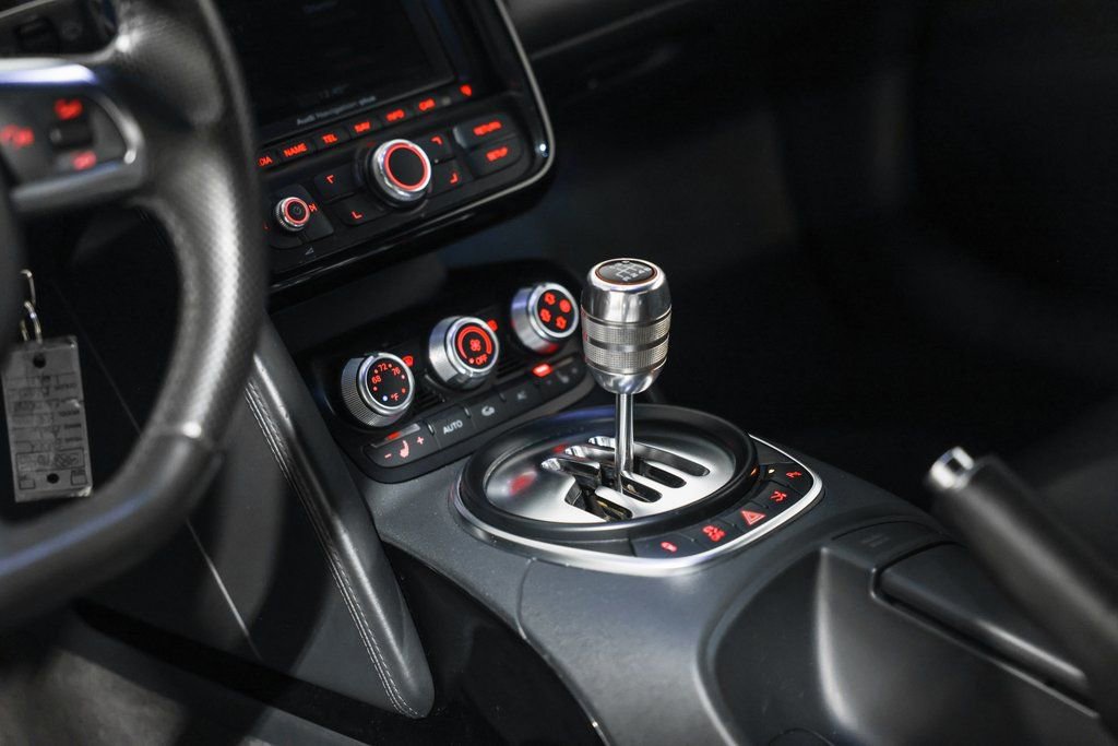 Used 2012 Audi R8 V10 w/ Enhanced Leather Pkg image 25