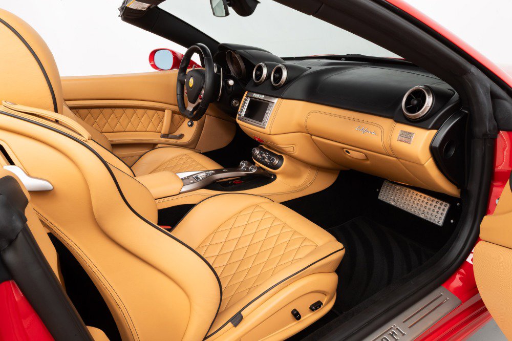 Used 2011 Ferrari California image 68