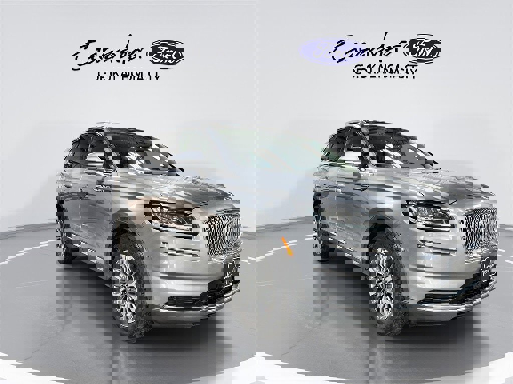 Used 2021 Lincoln Nautilus Reserve image 2