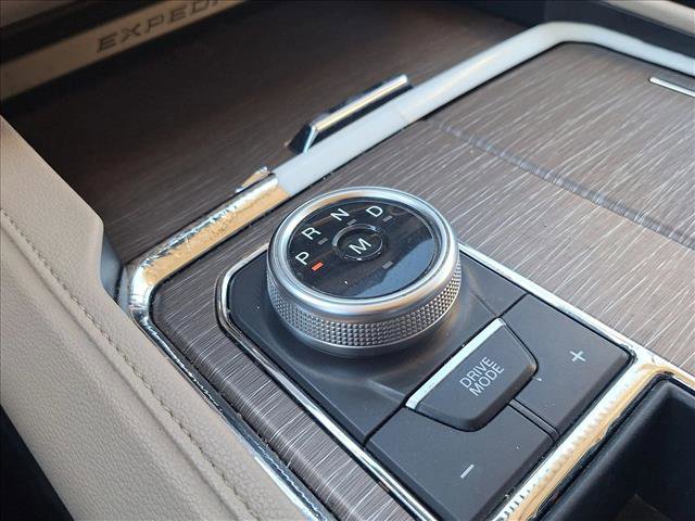 Used 2023 Ford Expedition Max Limited image 14