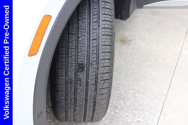 Used 2025 Volkswagen Tiguan SE image 13