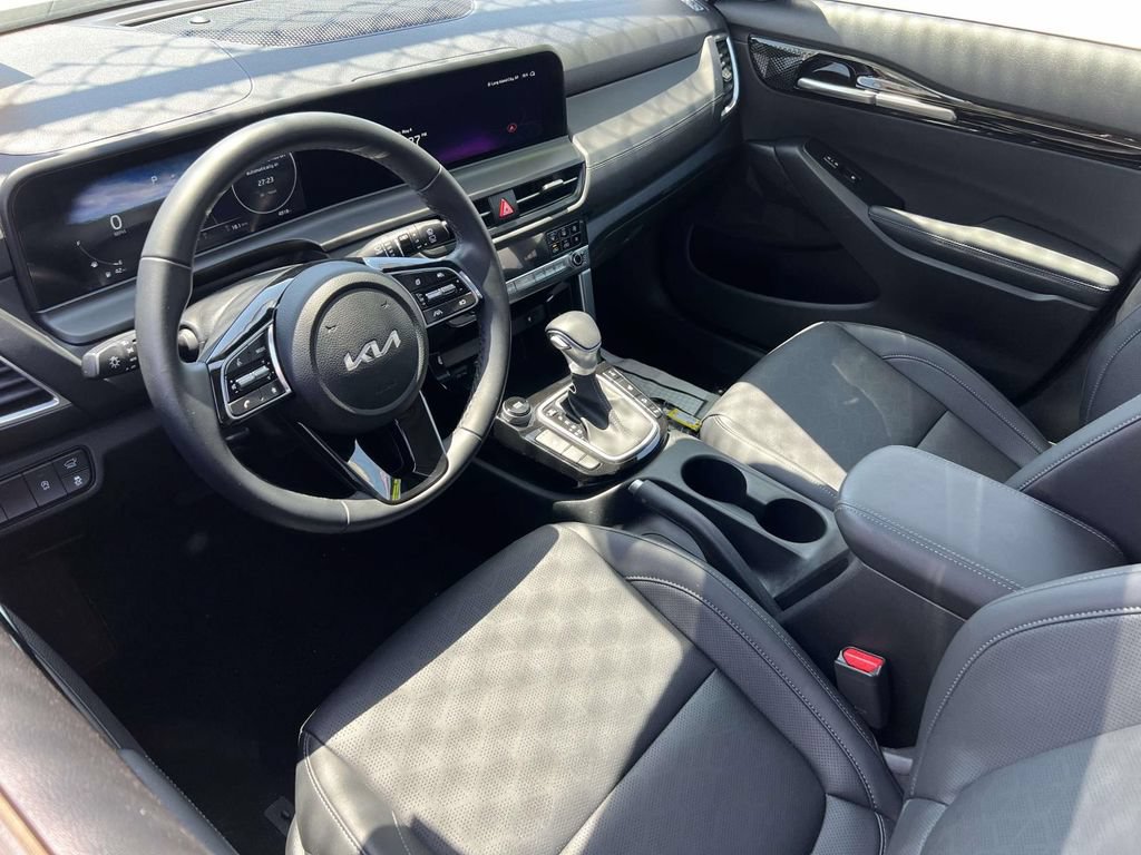 Used 2025 Kia Seltos EX w/ EX Sunroof Package AWD/4WD image 15