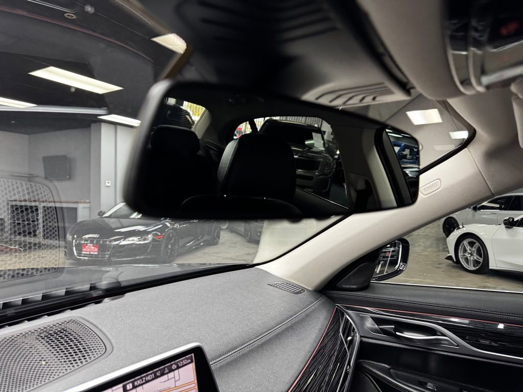 Used 2022 BMW 740i RWD image 28