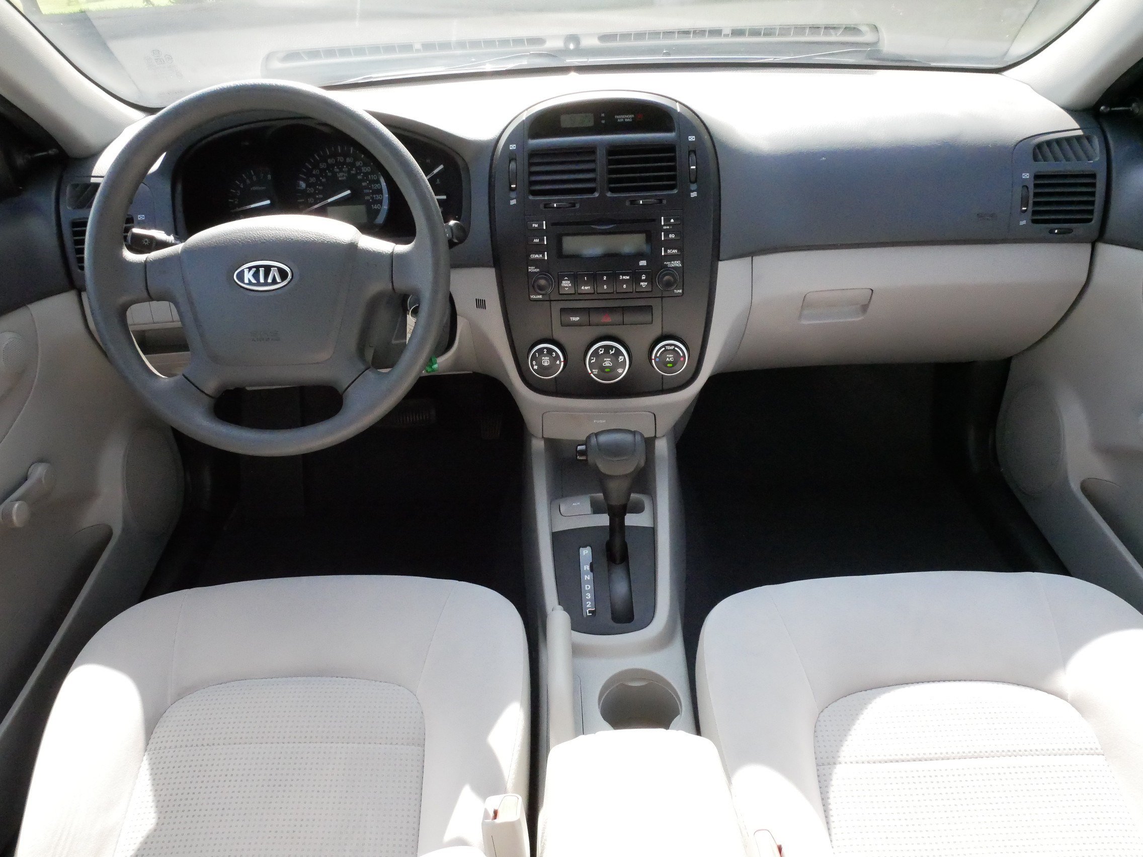 Used 2009 Kia Spectra LX FWD image 10