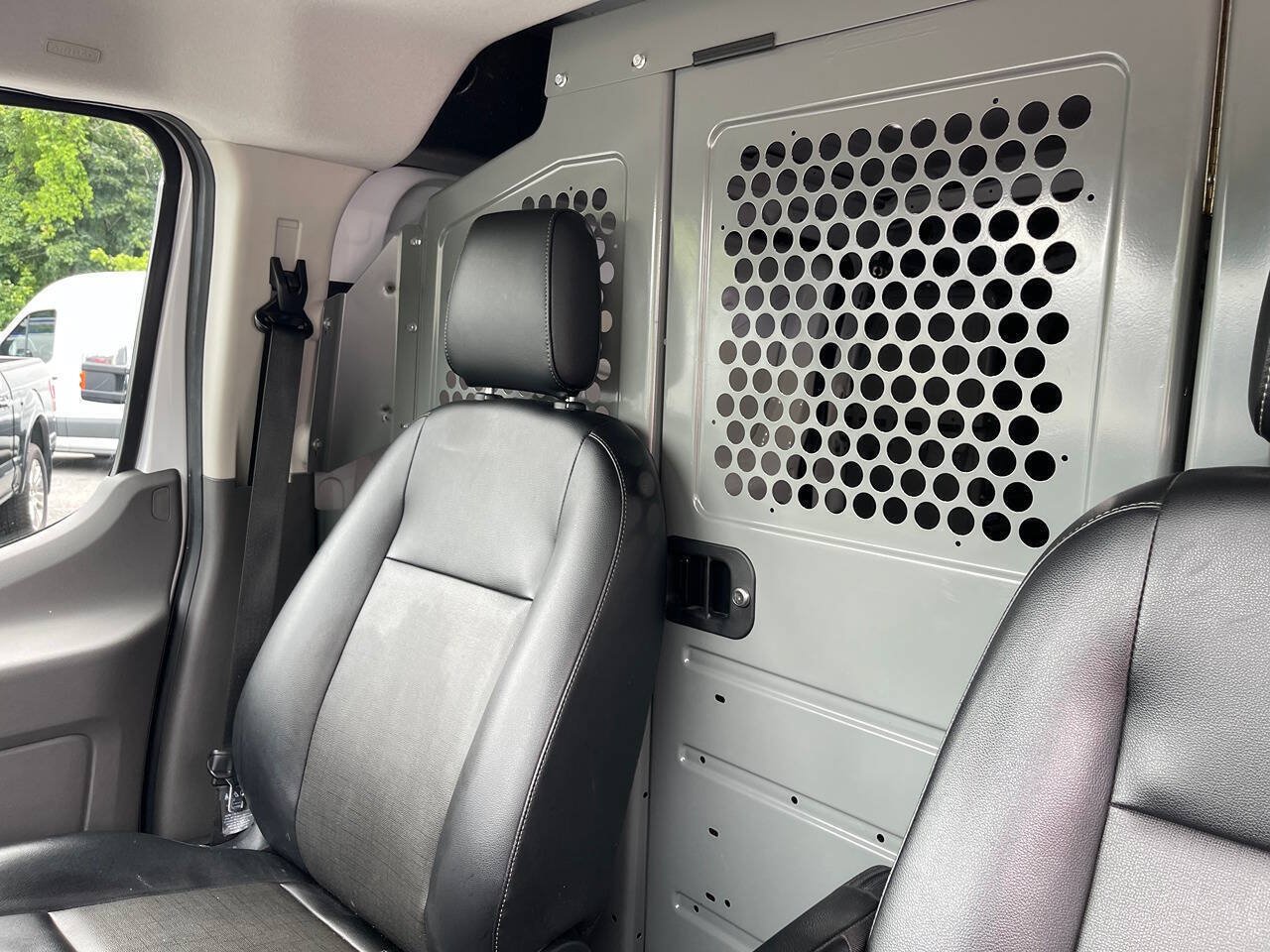 Used 2022 Ford Transit 150 Low Roof RWD image 19