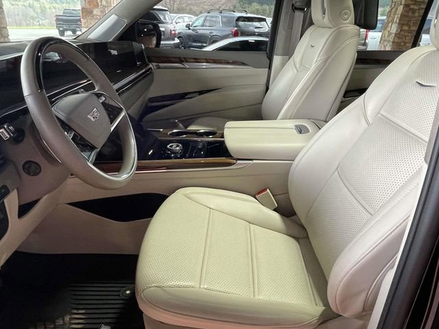 Used 2025 Cadillac Escalade Sport Platinum image 18