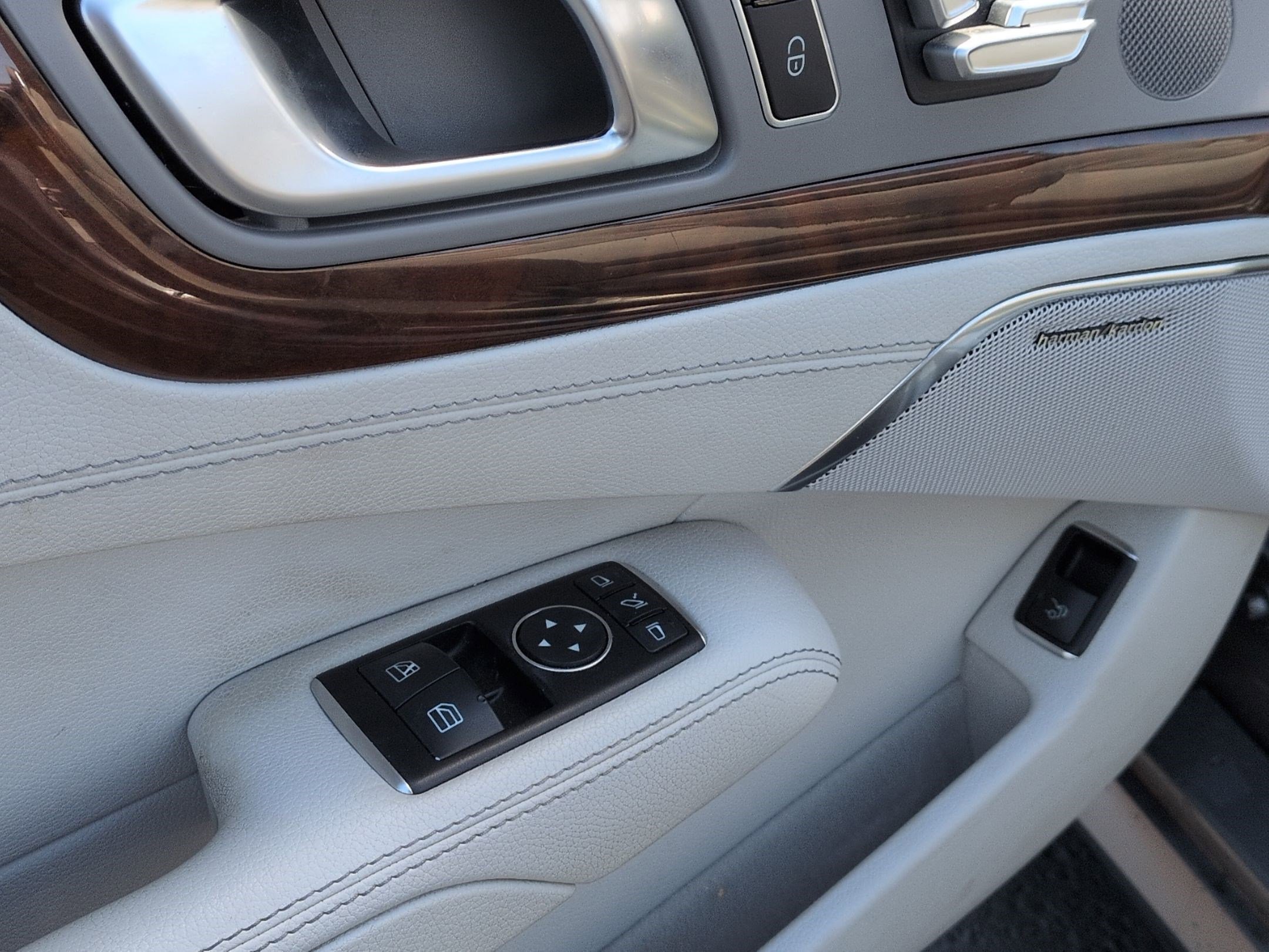 Used 2015 Mercedes-Benz SL 400 image 15