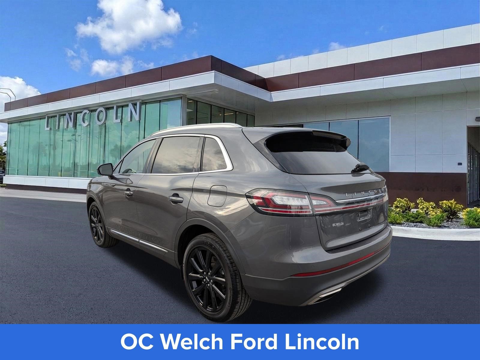 Used 2023 Lincoln Nautilus Reserve w/ Monochromatic Package image 5