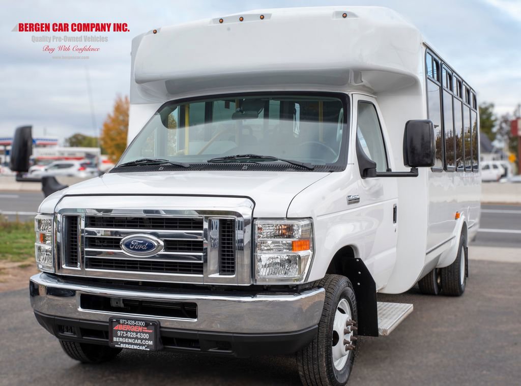 Used 2016 Ford E-450 and Econoline 450 Super Duty w/ Shuttle Bus Prep Package image 6