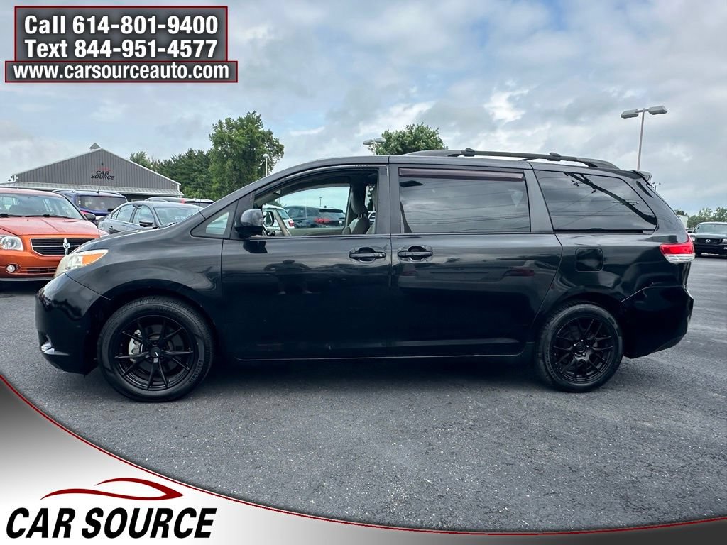 Used 2013 Toyota Sienna XLE AWD/4WD image 7