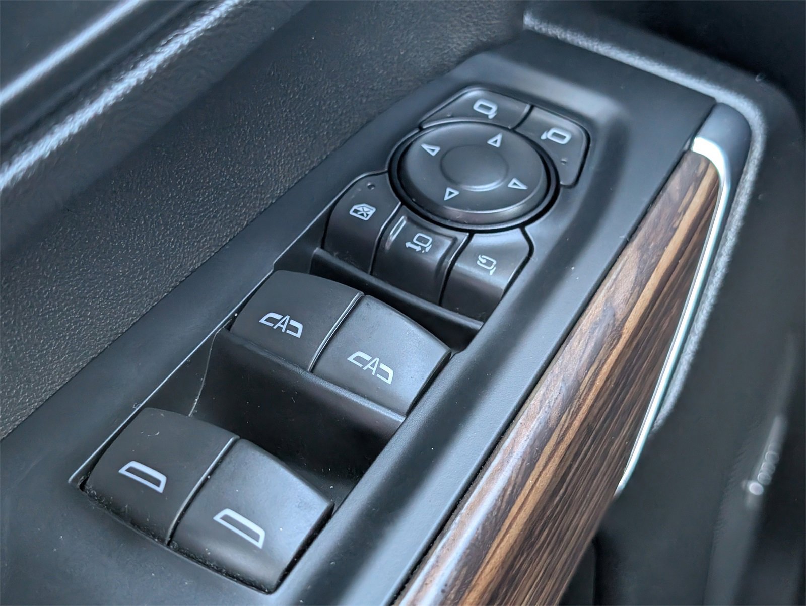 Certified 2023 Chevrolet Silverado 2500 High Country w/ Safety Package II image 24