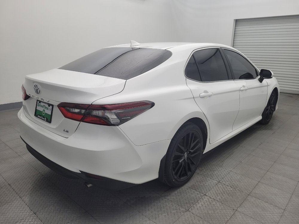 Used 2021 Toyota Camry LE image 9