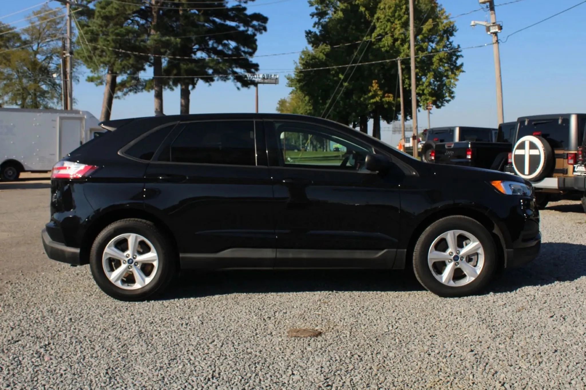 Used 2022 Ford Edge SE image 6