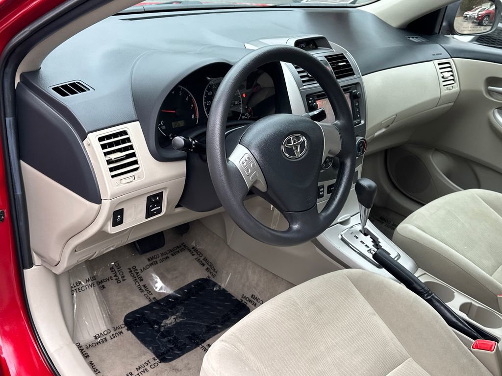 Used 2013 Toyota Corolla LE image 16