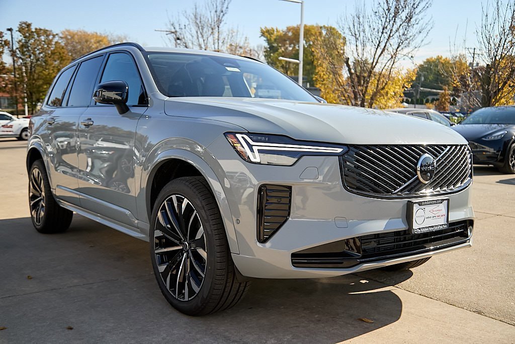 New 2026 Volvo XC90 B6 Ultra w/ Protection Package image 4