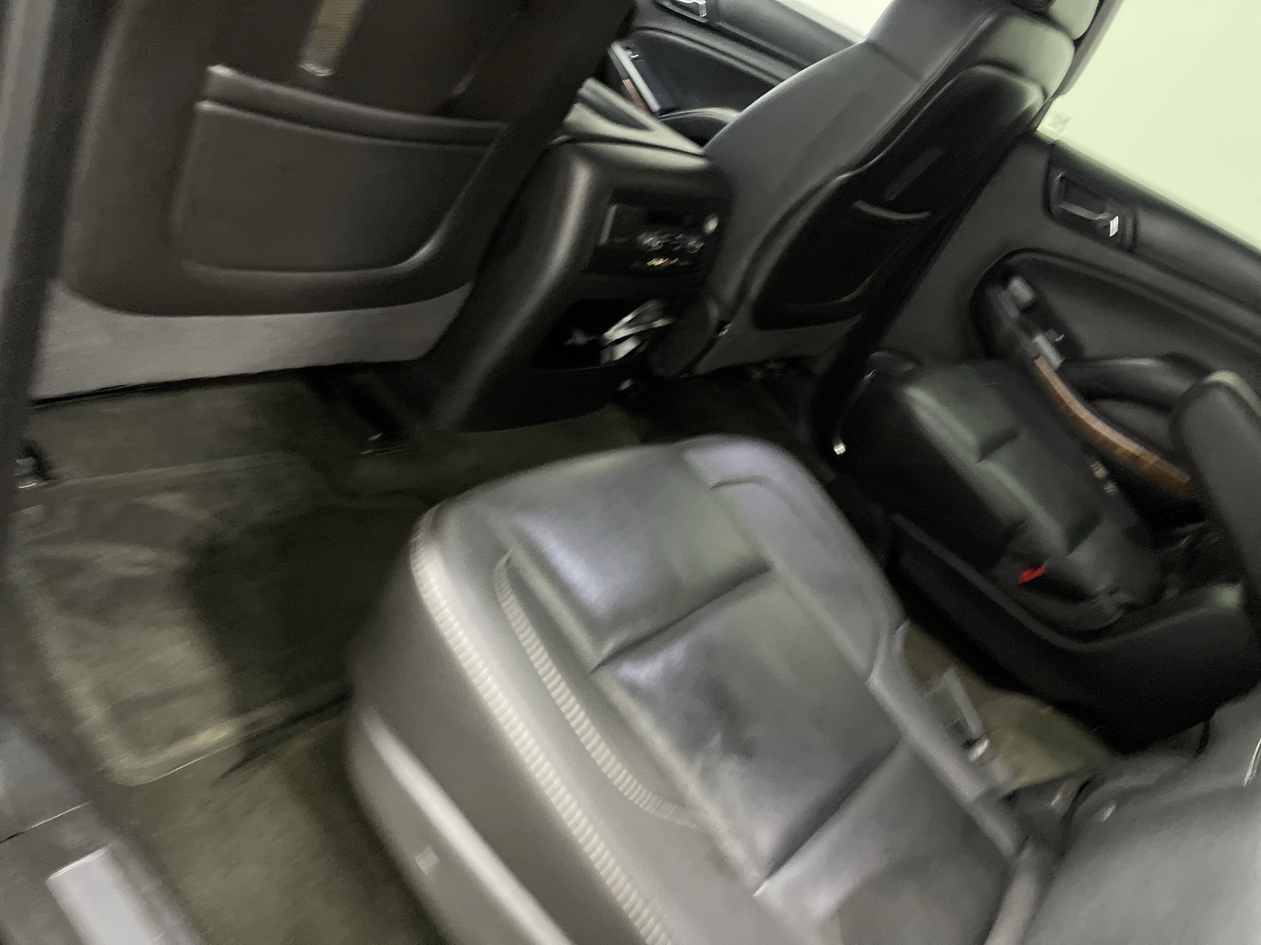 Used 2016 Chevrolet Tahoe LTZ AWD/4WD image 17