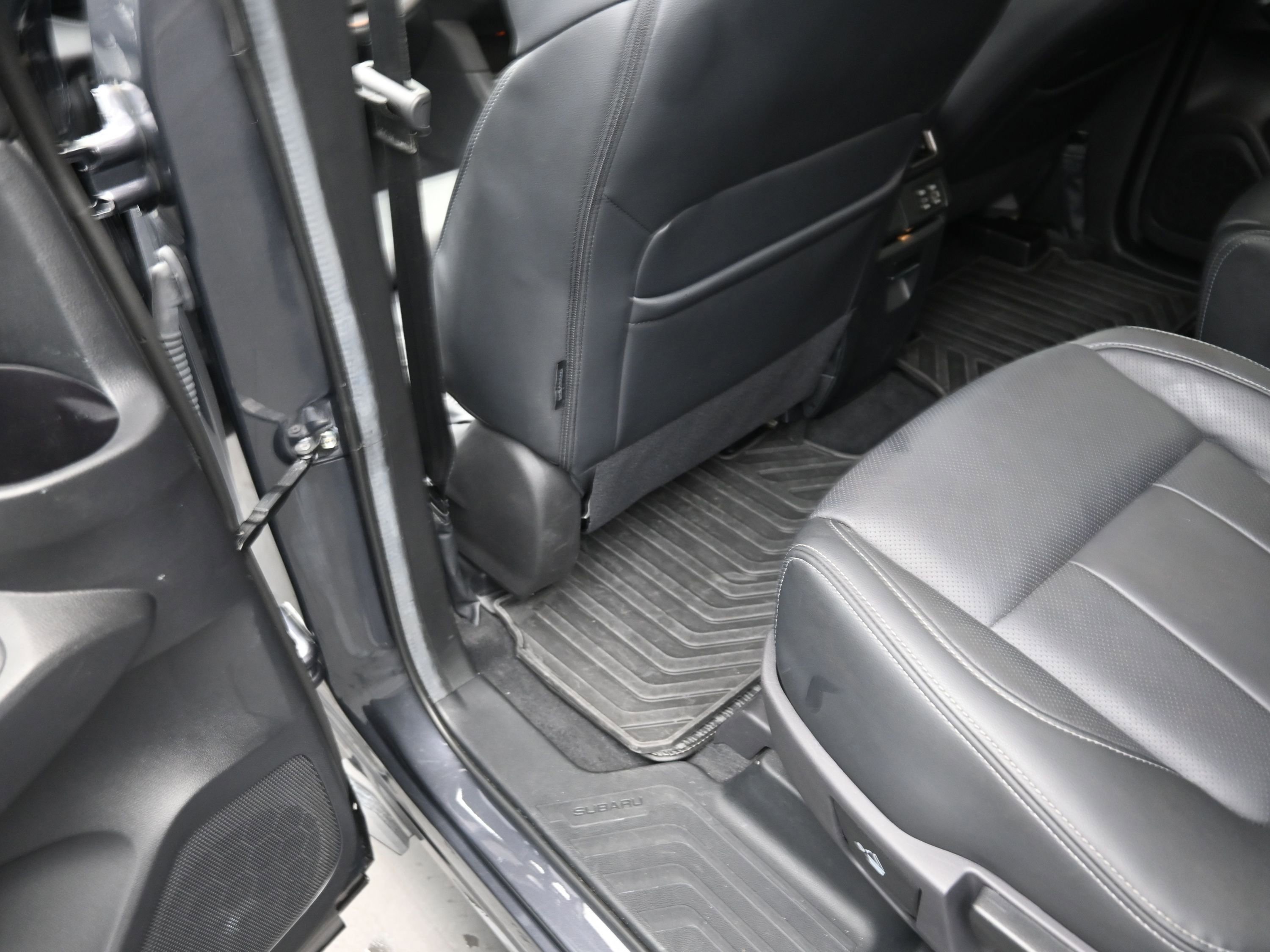 Used 2024 Subaru Ascent Limited image 18