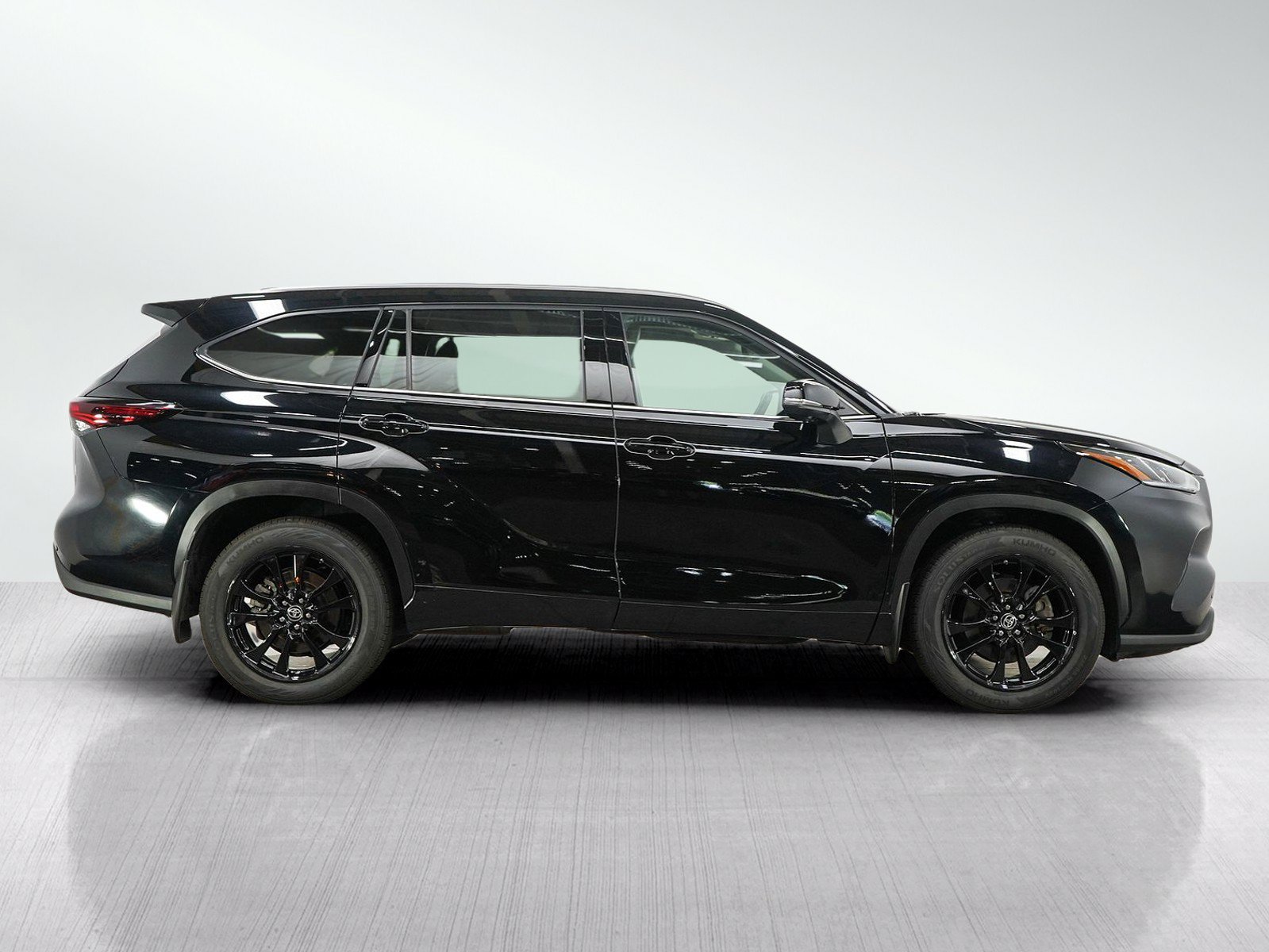 Used 2024 Toyota Highlander Limited AWD/4WD image 6