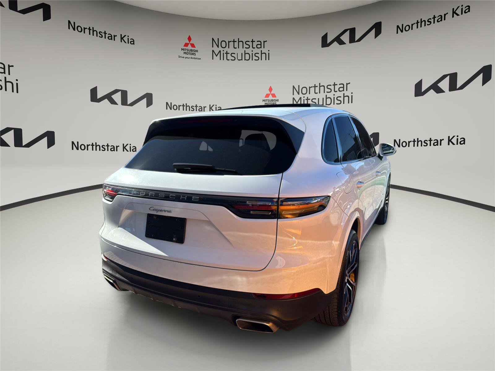 Used 2023 Porsche Cayenne image 6