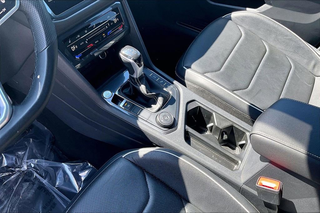 Used 2022 Volkswagen Tiguan SEL R-Line AWD/4WD image 18