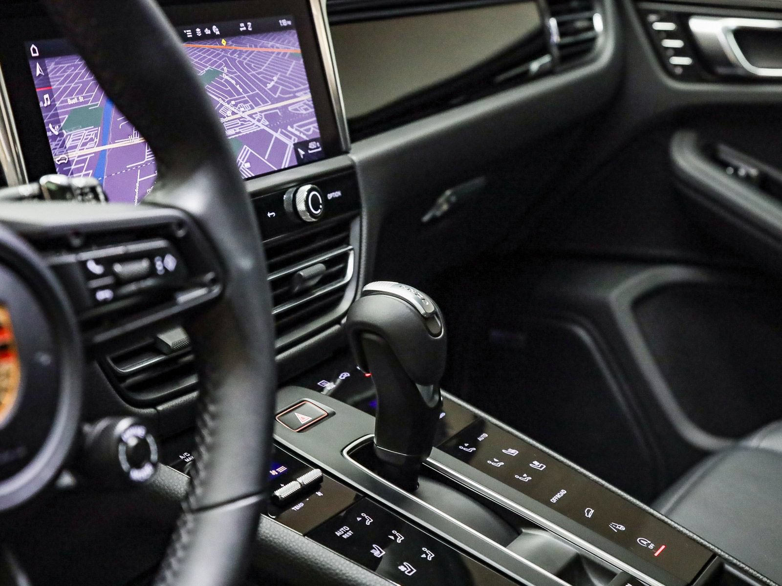 Certified 2025 Porsche Macan Turbo AWD/4WD image 25