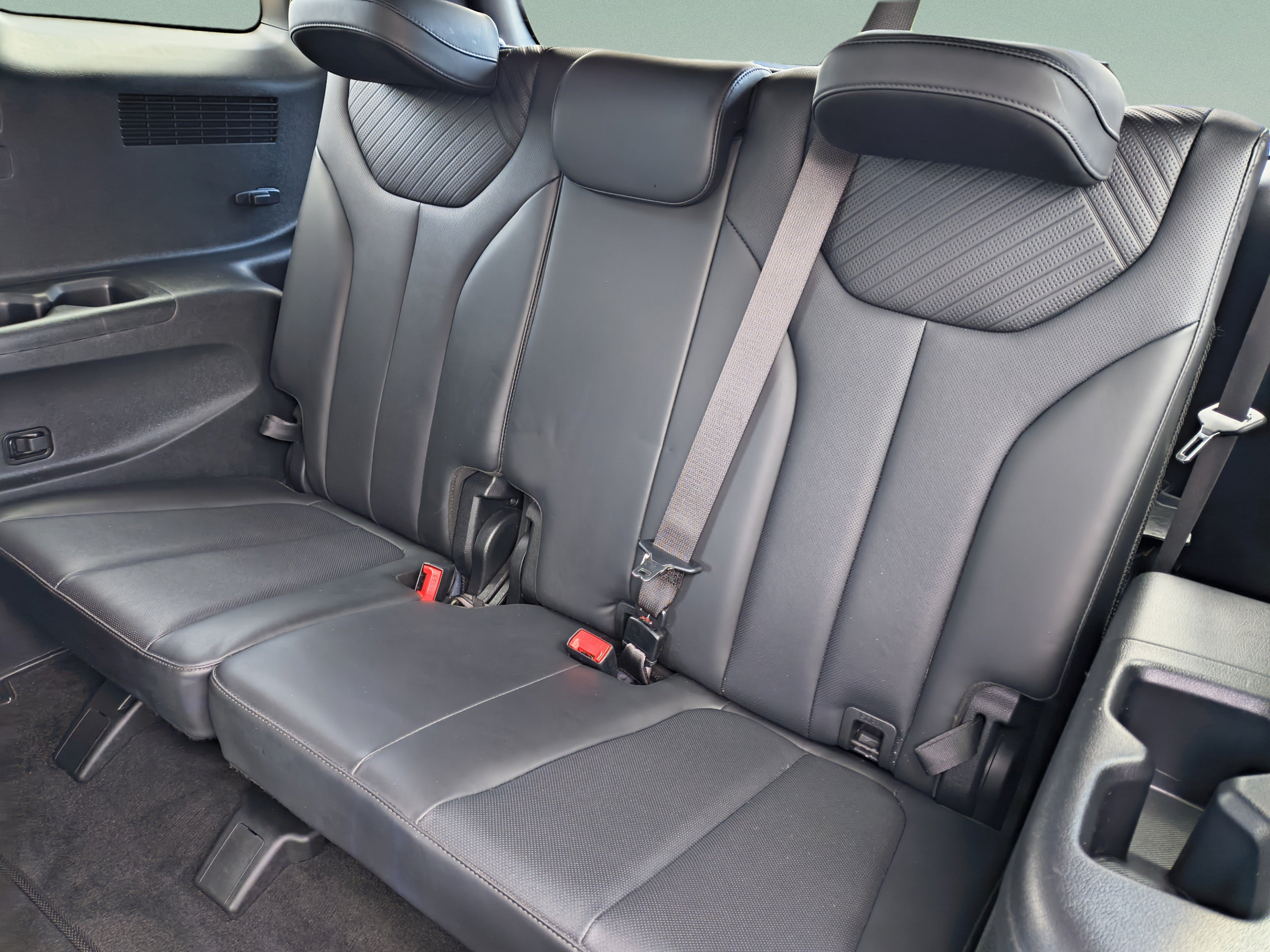 Certified 2024 Hyundai Palisade SEL FWD image 16