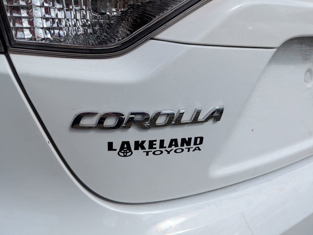 Used 2021 Toyota Corolla LE w/ LE Convenience Package image 7