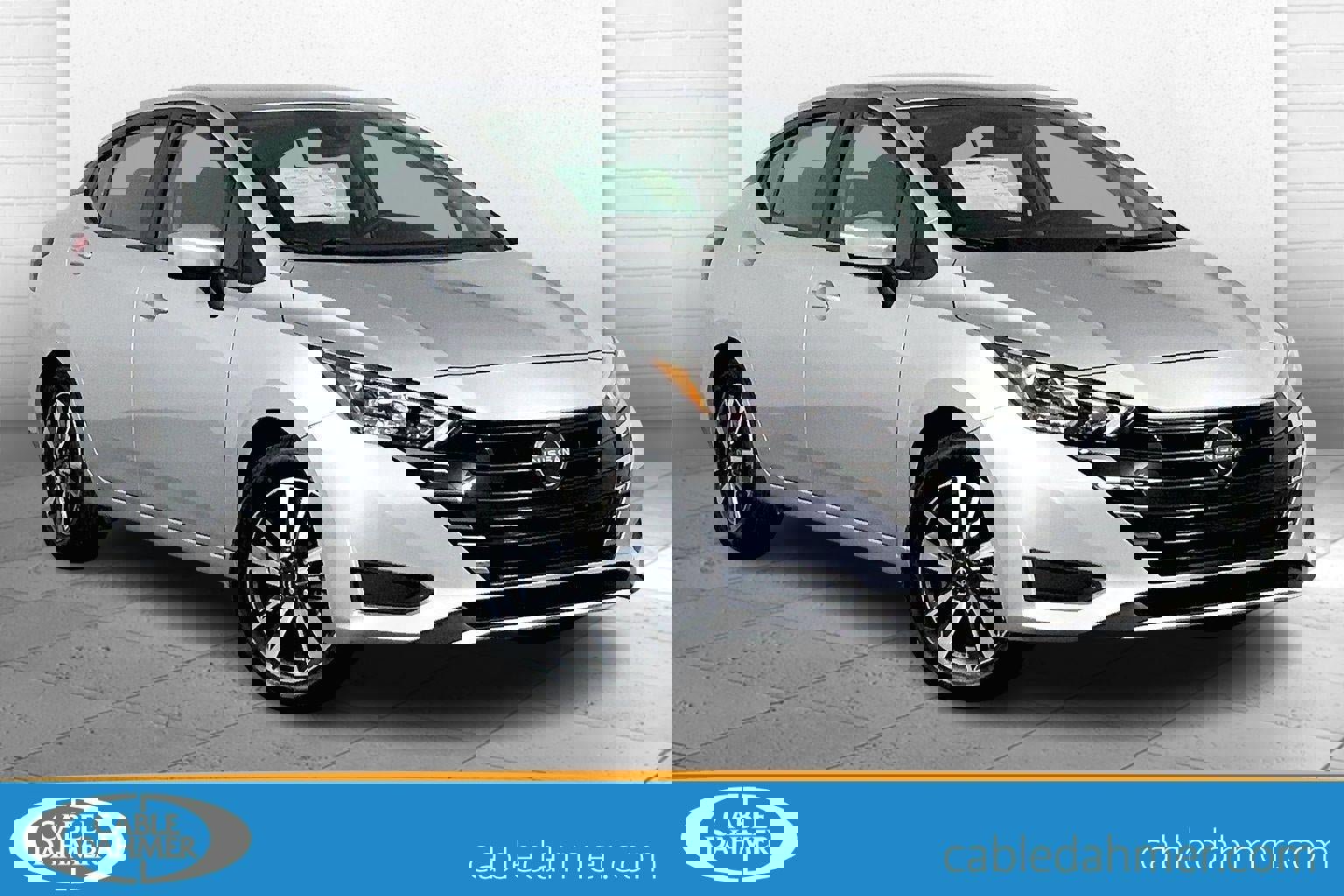 Used 2025 Nissan Versa SV image 1