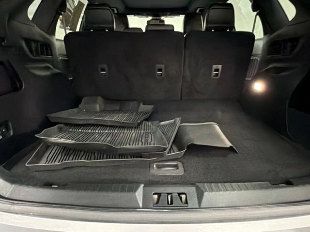 Used 2022 Ford Edge ST-Line w/ Class II Trailer Tow Package AWD/4WD image 13