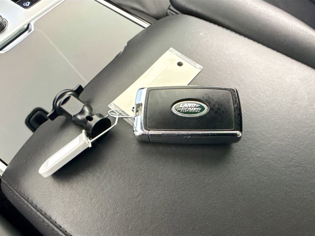 Used 2023 Land Rover Range Rover SE image 17