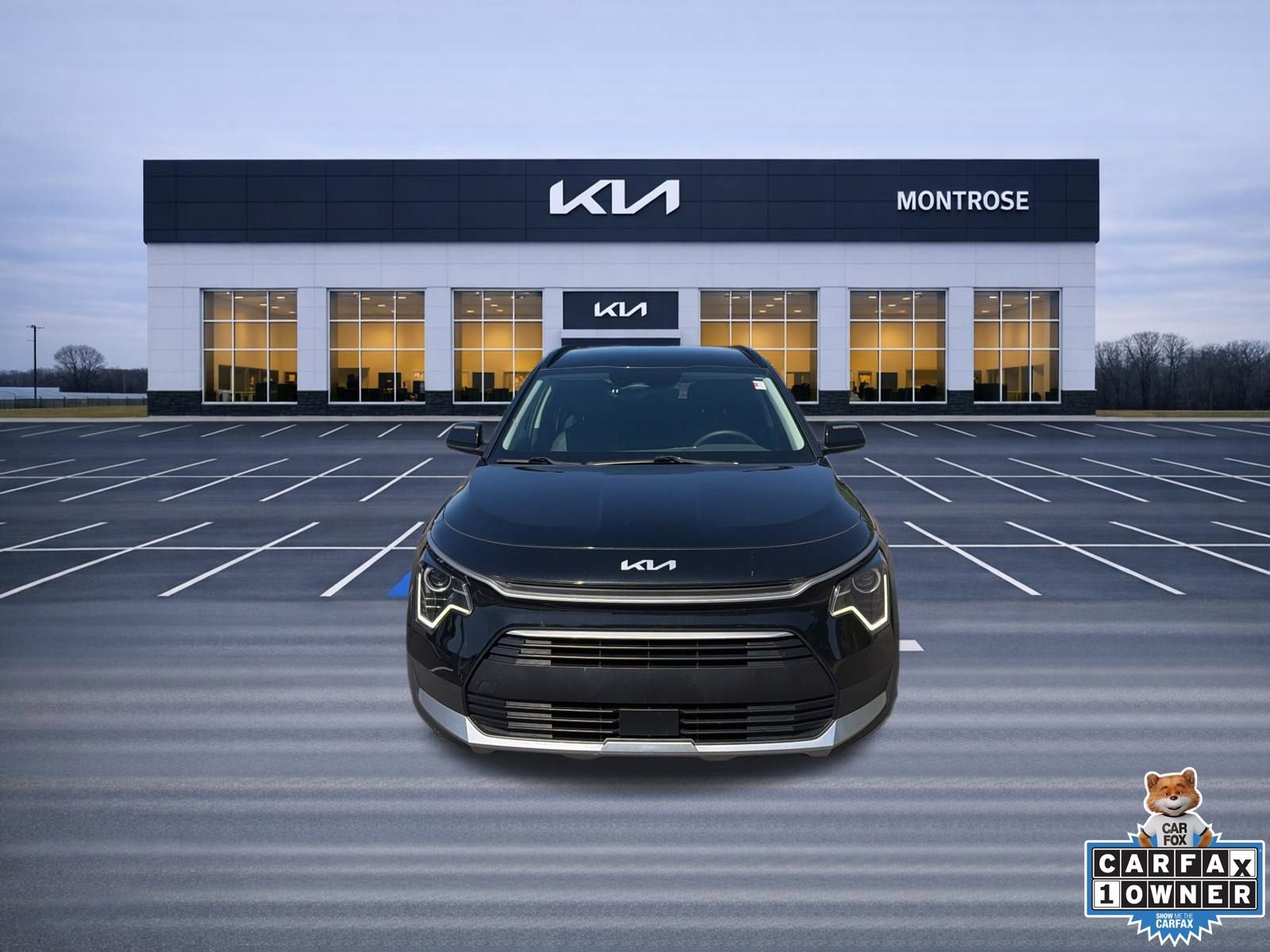 Used 2023 Kia Niro EX FWD image 2