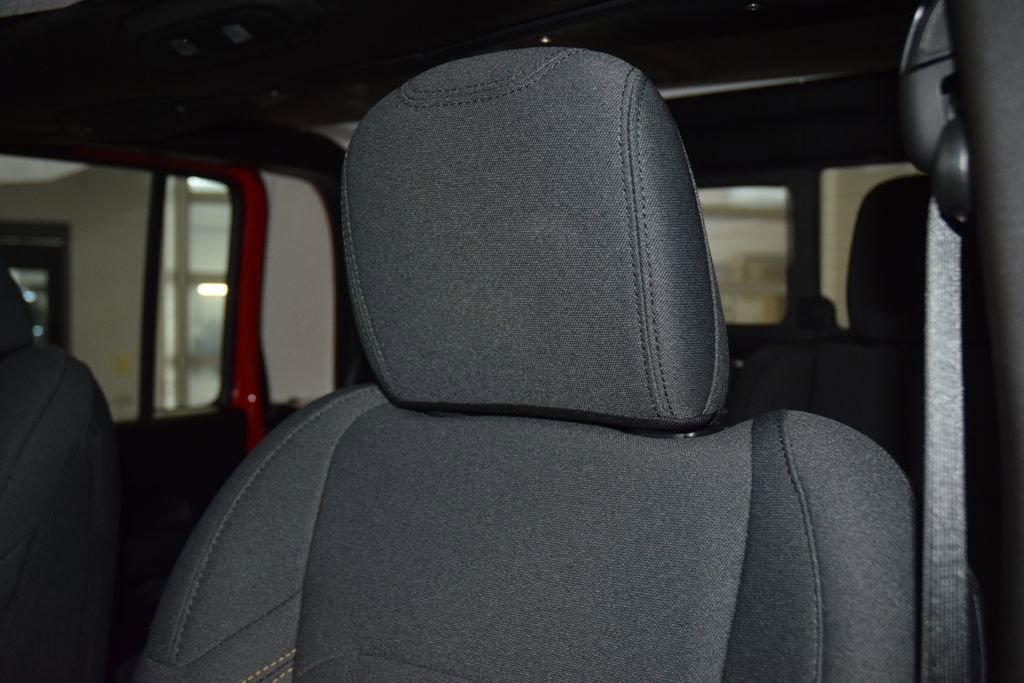 Used 2025 Jeep Gladiator Willys image 40