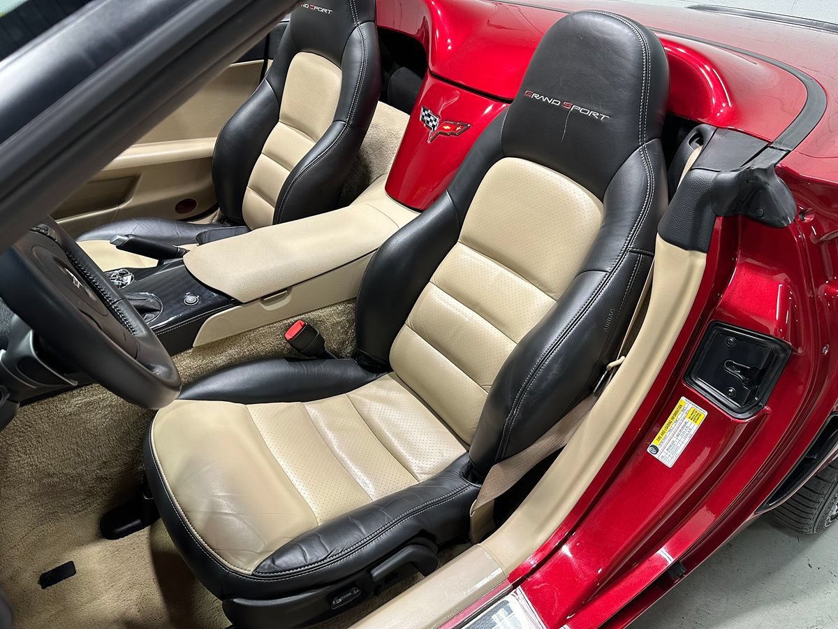 Used 2010 Chevrolet Corvette Grand Sport w/ Preferred Equipment Group RWD image 27