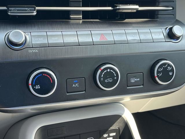 Used 2024 Hyundai Kona SE image 29