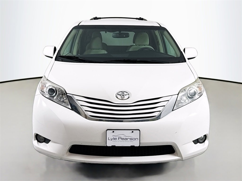 Used 2017 Toyota Sienna LE image 6