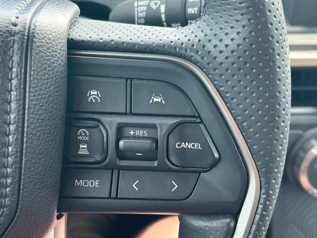 Used 2025 Toyota 4Runner SR5 RWD image 38