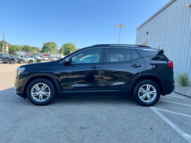 Used 2021 GMC Terrain SLE w/ Driver Convenience Package FWD image 4