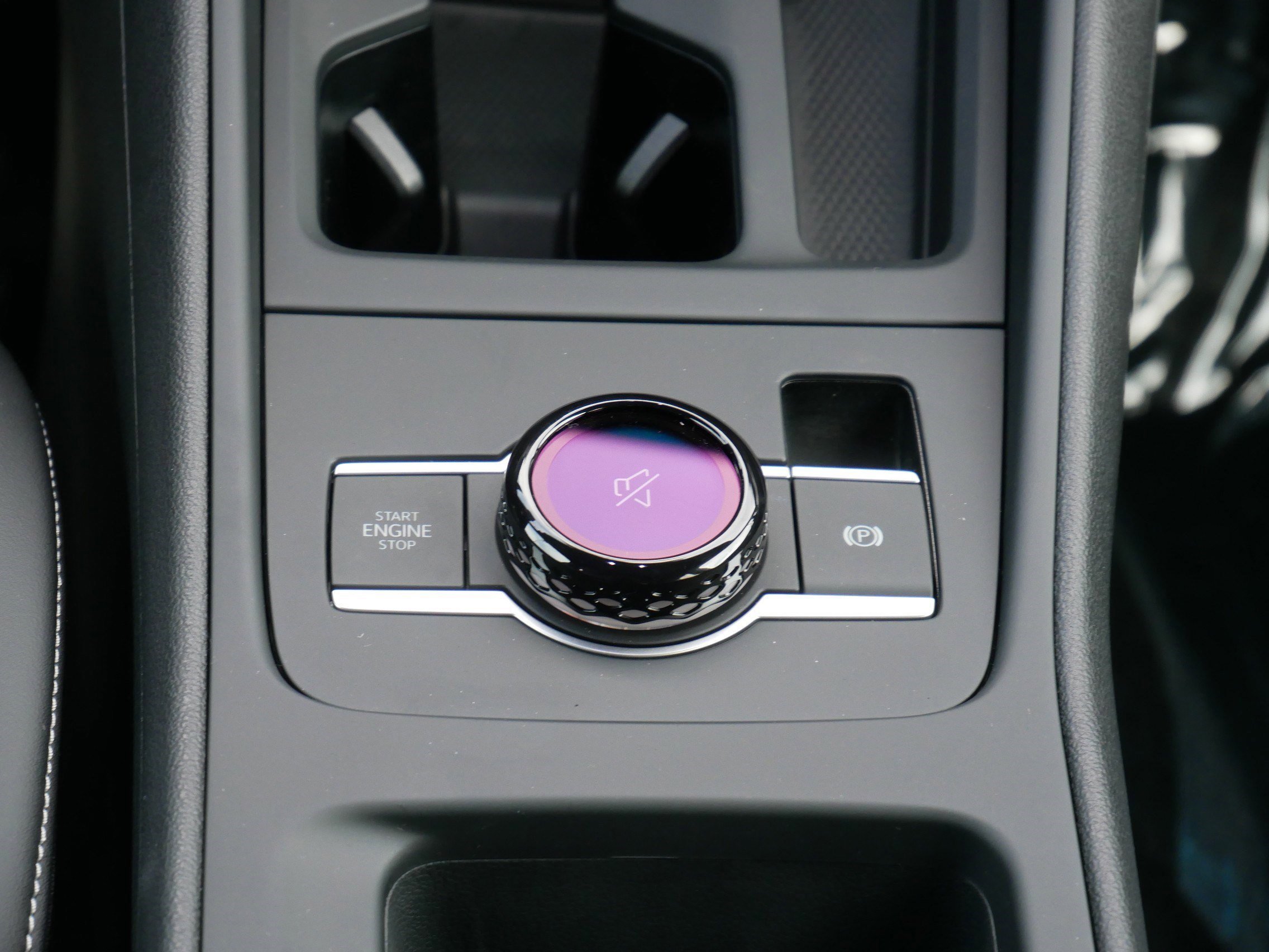 New 2025 Volkswagen Tiguan SE R-Line image 8