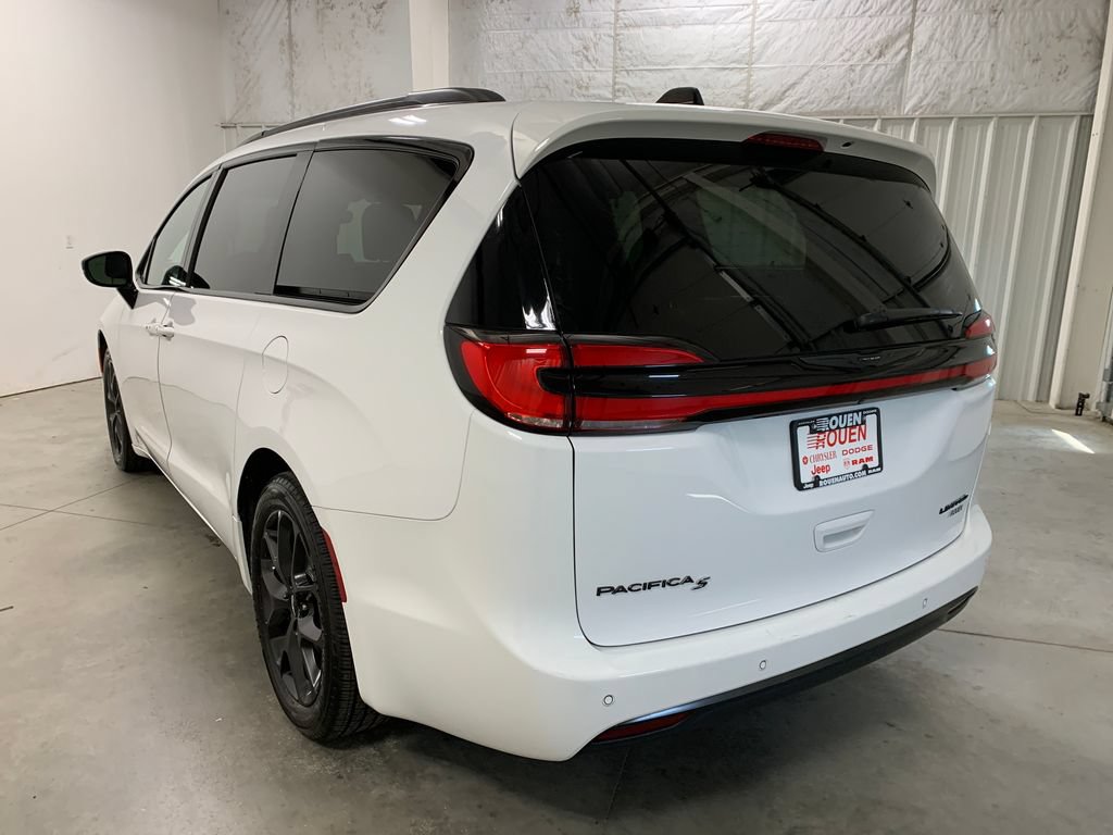 Used 2025 Chrysler Pacifica Limited FWD image 26