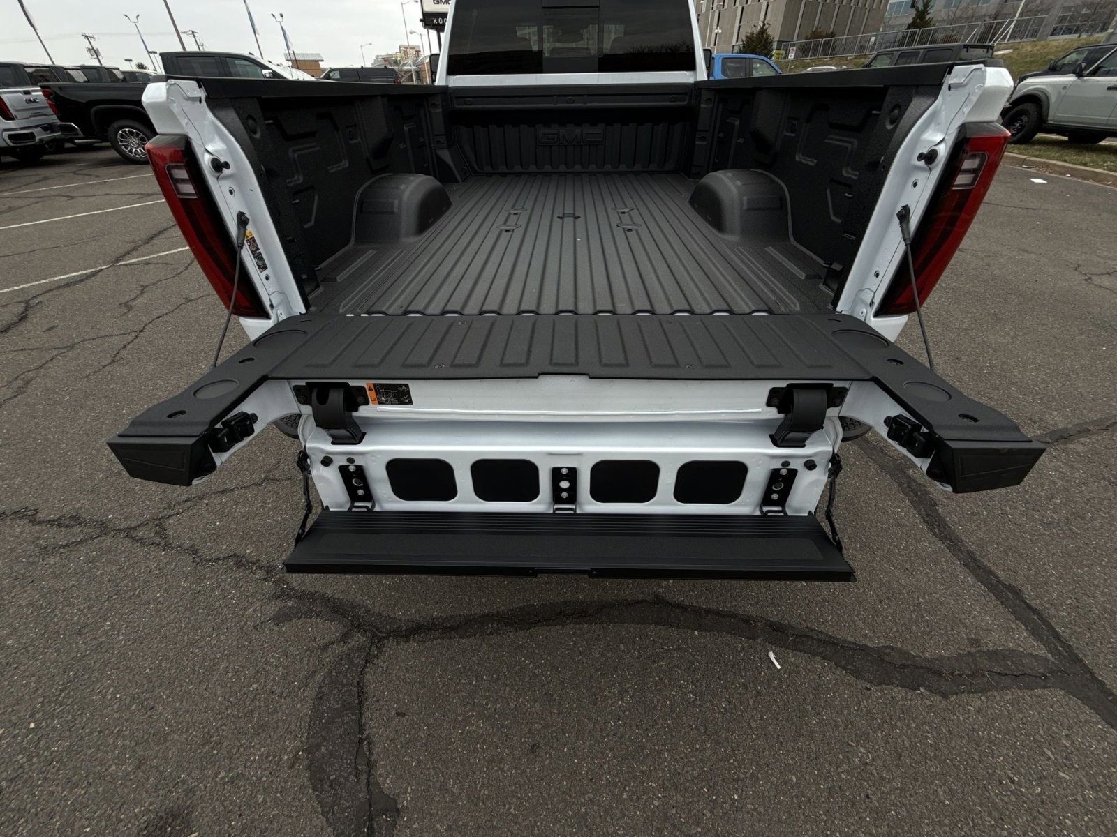 New 2026 GMC Sierra 3500 Denali AWD/4WD image 27