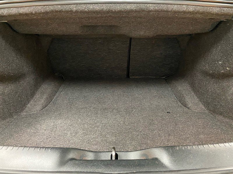 Used 2017 Chrysler 300 C Platinum image 12