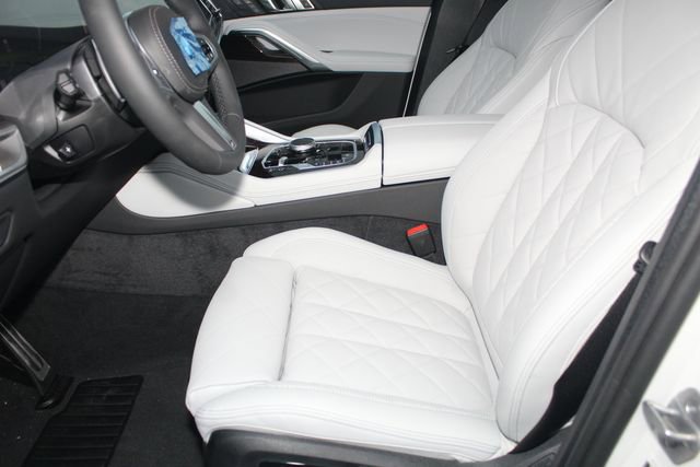 New 2026 BMW X6 xDrive40i w/ Climate Comfort Package image 19