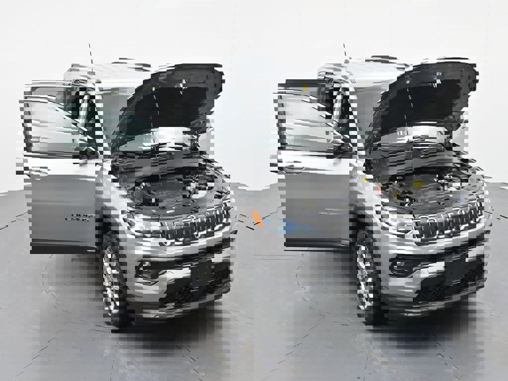 Used 2022 Jeep Compass Latitude image 32