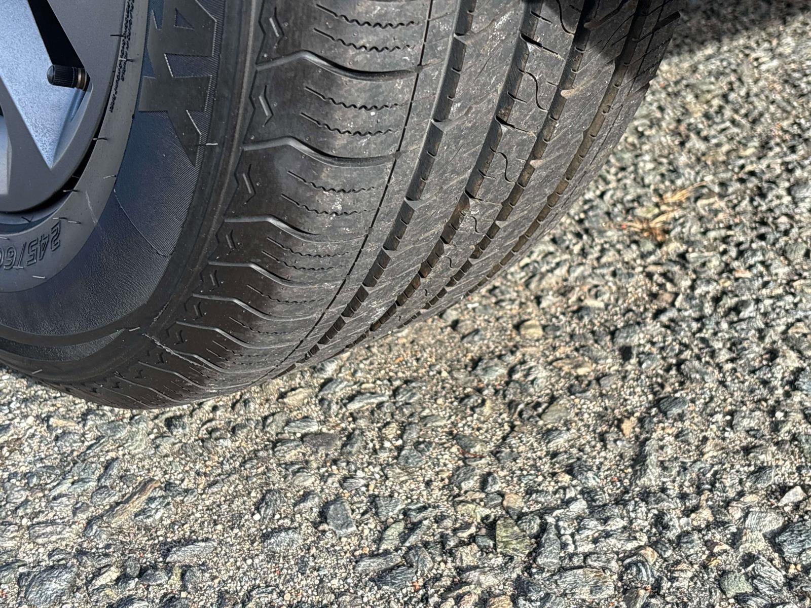 Used 2023 Kia Telluride LX image 9