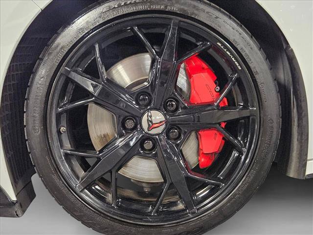 Used 2021 Chevrolet Corvette Stingray Premium Conv w/ Z51 Performance Package RWD image 19