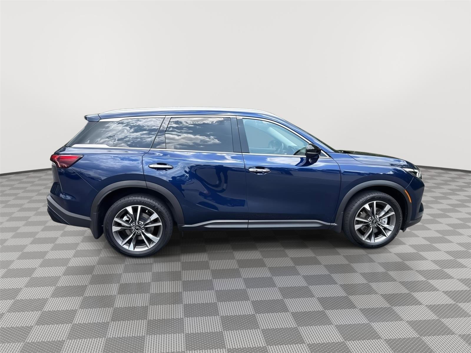 Used 2023 INFINITI QX60 Luxe w/ Cargo Package AWD/4WD image 5
