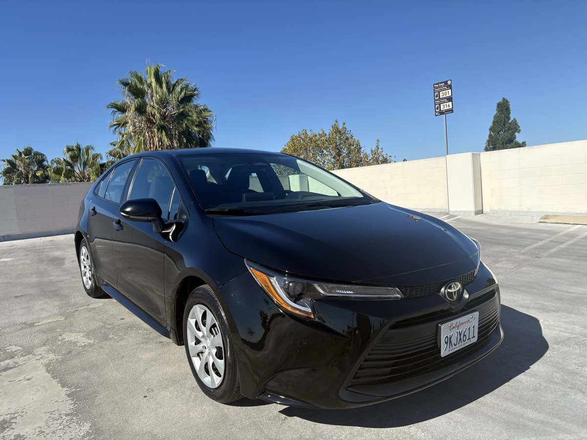 Used 2024 Toyota Corolla LE image 29