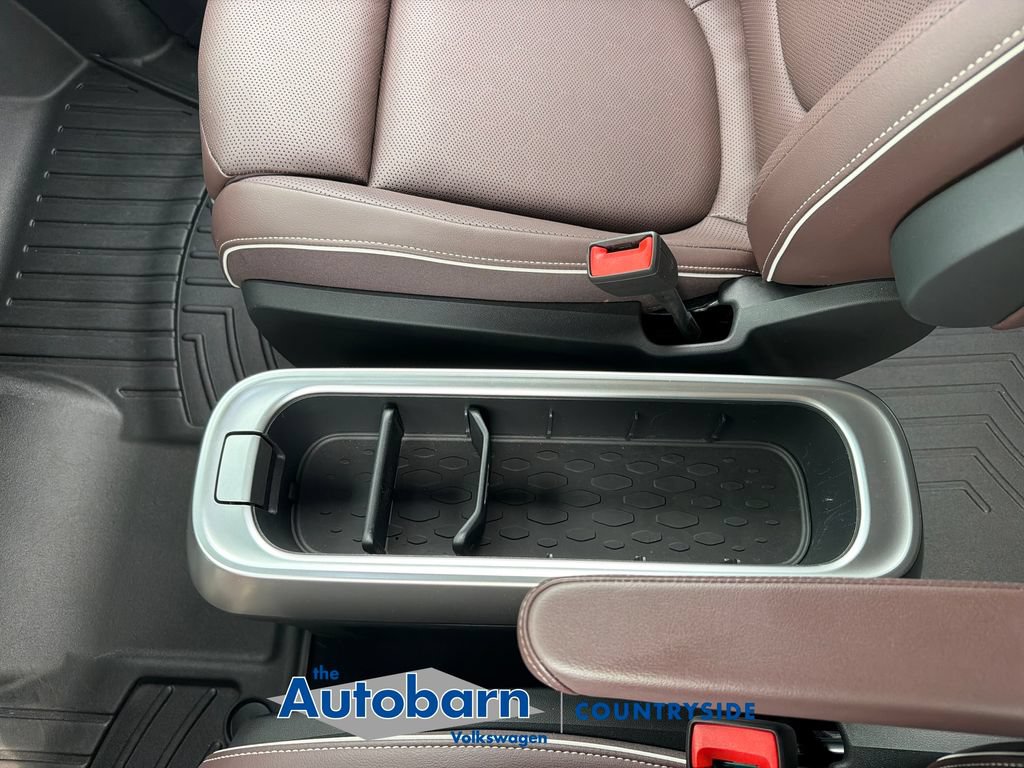 Certified 2025 Volkswagen ID. Buzz Pro S RWD image 18